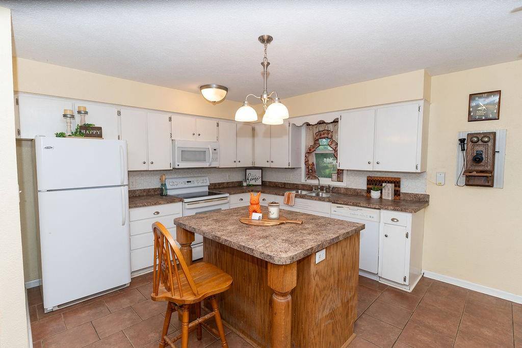 106 South Clark Street, Adrian, MO 64720