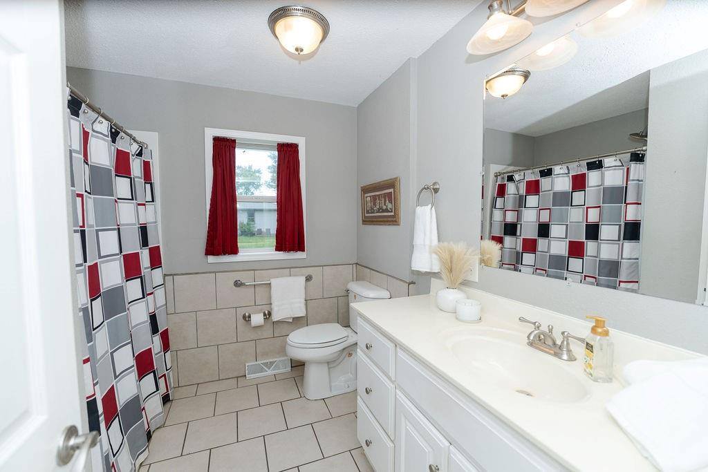 106 South Clark Street, Adrian, MO 64720