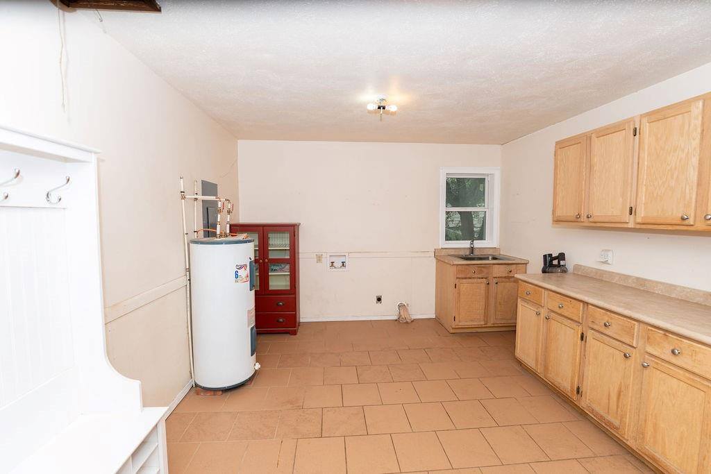 106 South Clark Street, Adrian, MO 64720