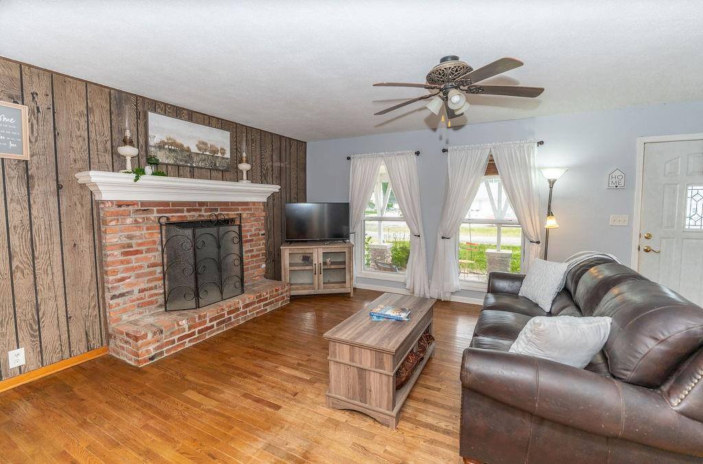 106 South Clark Street, Adrian, MO 64720