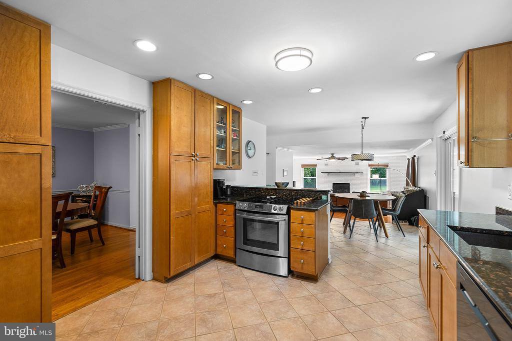 5107 Brentwood Farm Drive, Fairfax, VA 22030