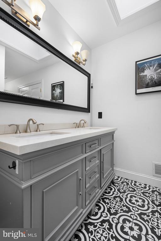 5107 Brentwood Farm Drive, Fairfax, VA 22030