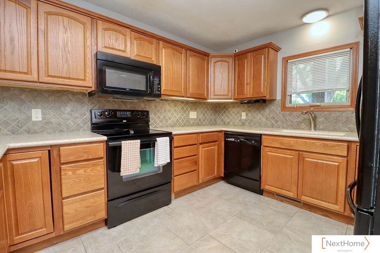 5609 Stonecliffe Court, Lincoln, NE 68516