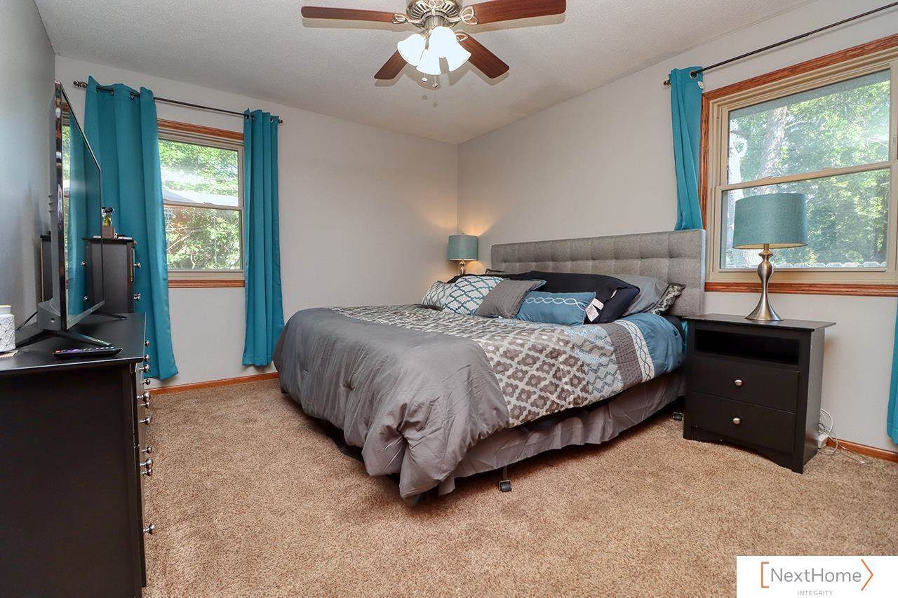 5609 Stonecliffe Court, Lincoln, NE 68516