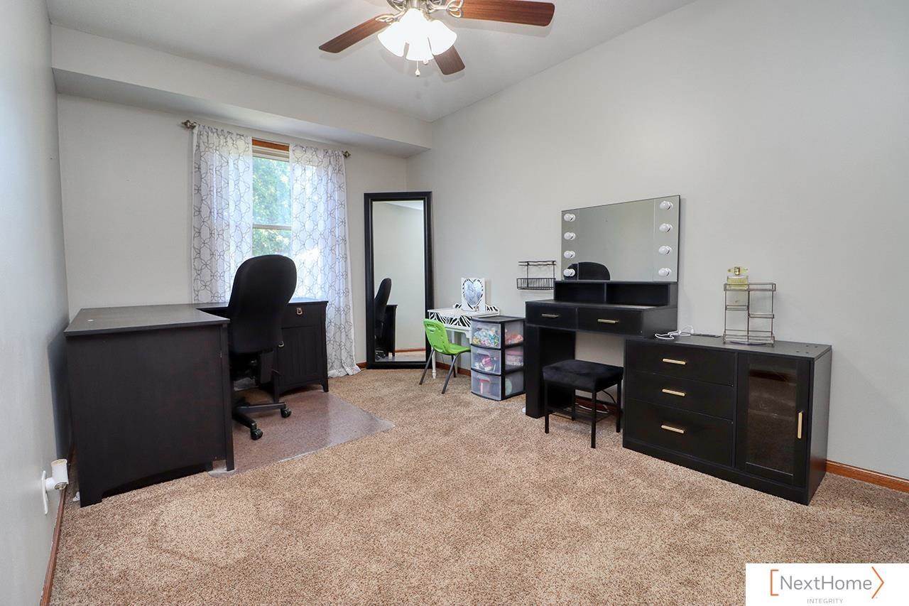 5609 Stonecliffe Court, Lincoln, NE 68516