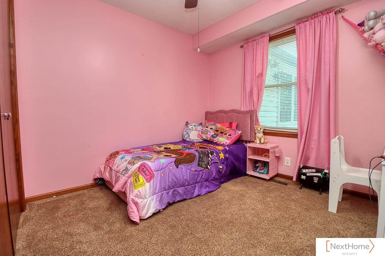 5609 Stonecliffe Court, Lincoln, NE 68516