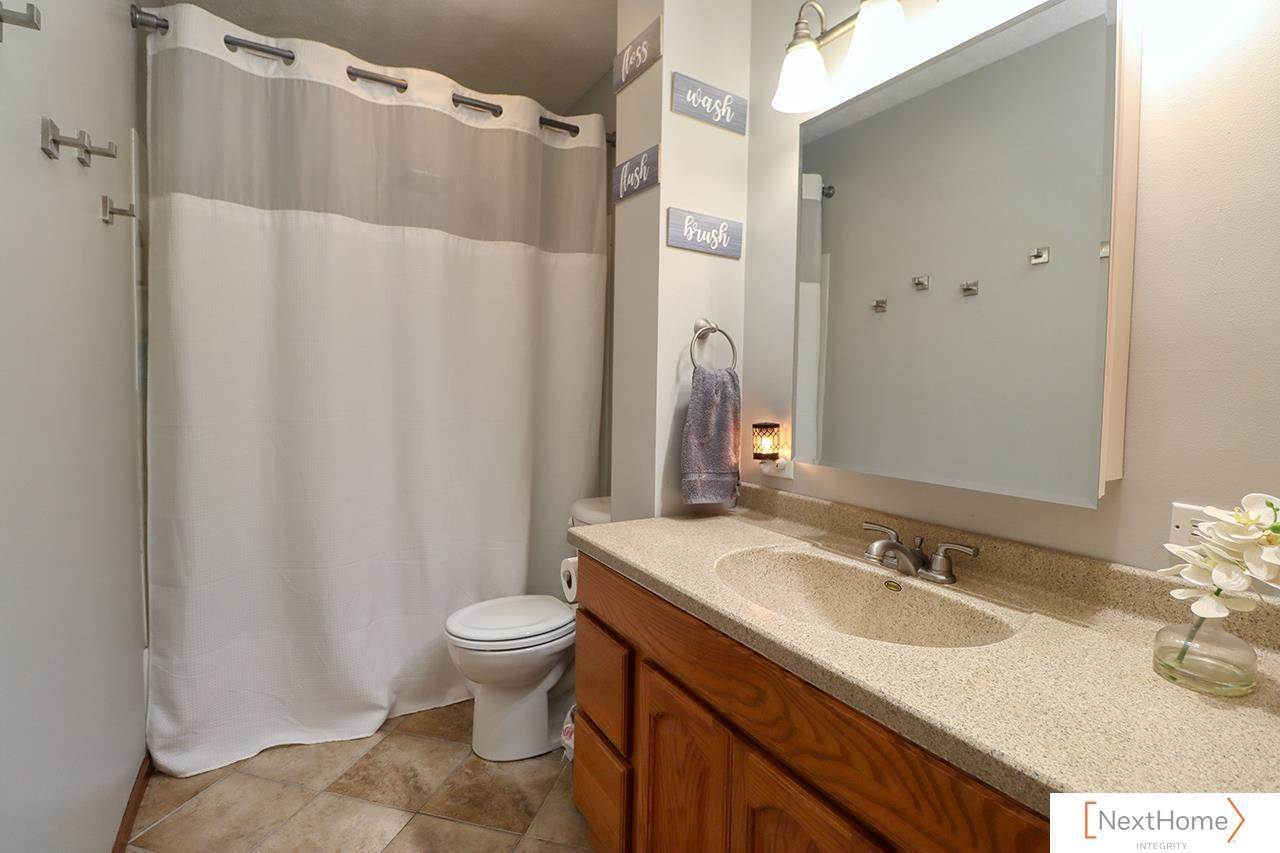 5609 Stonecliffe Court, Lincoln, NE 68516