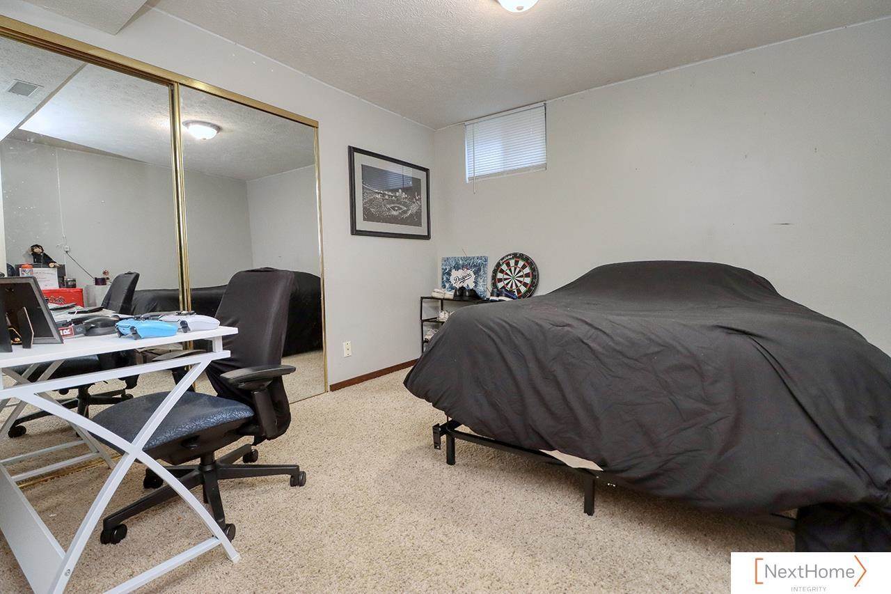 5609 Stonecliffe Court, Lincoln, NE 68516