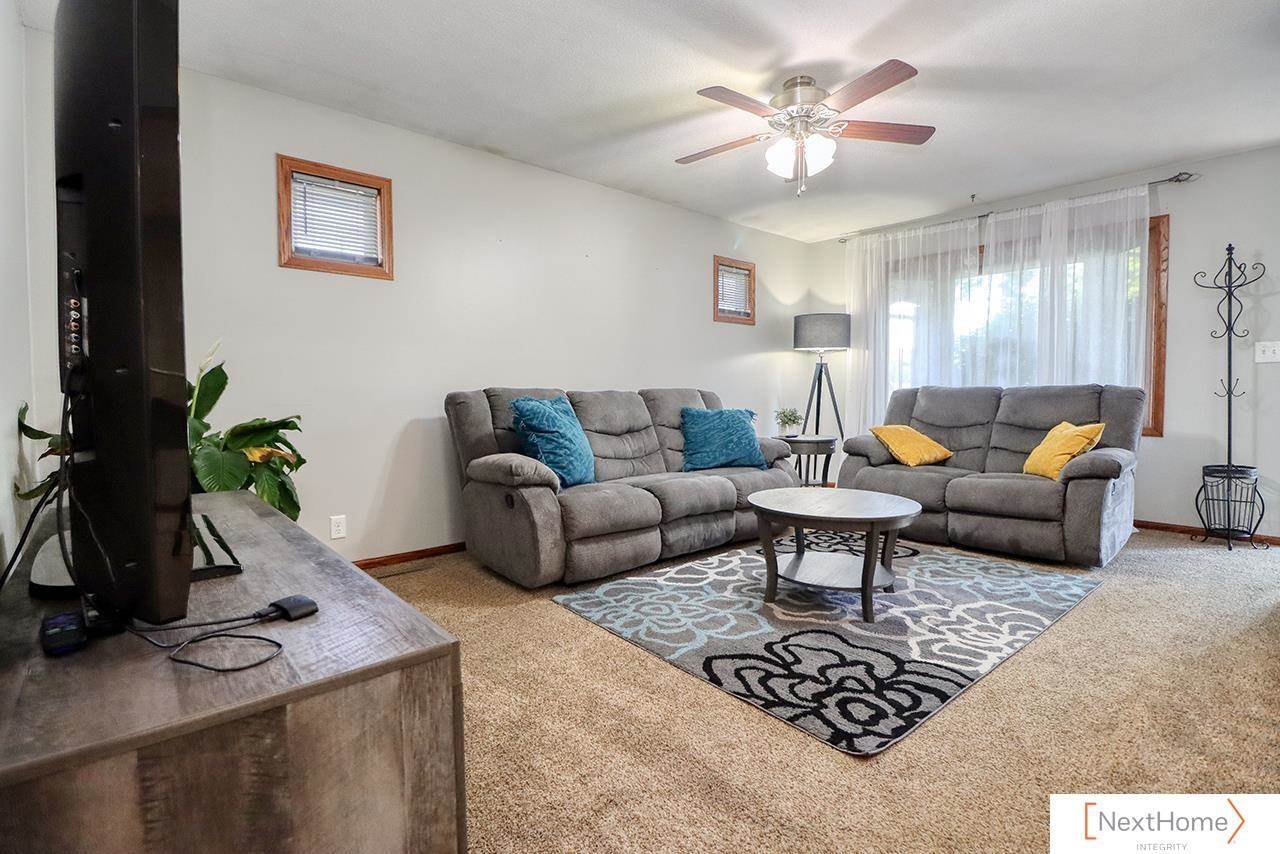 5609 Stonecliffe Court, Lincoln, NE 68516