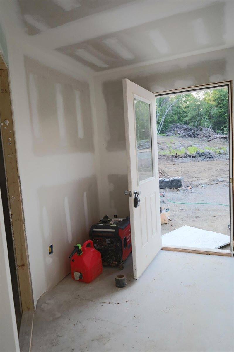 67 Sandy Drive, Monmouth, ME 04259