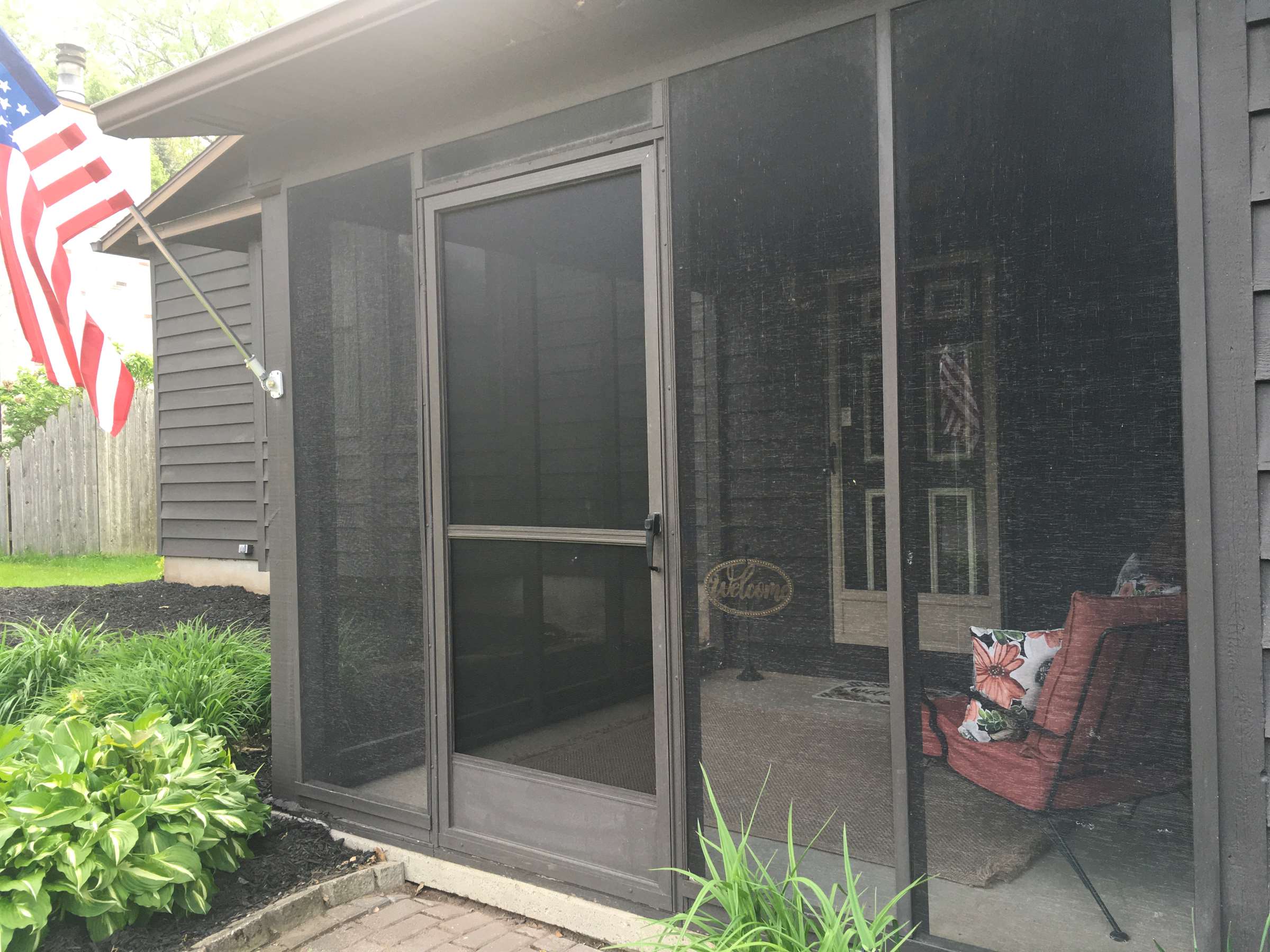 7653 Windsor Dr N, North Syracuse, NY 13212