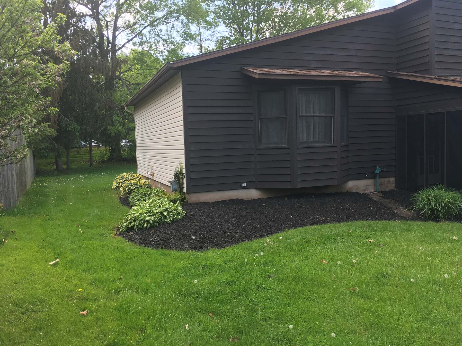 7653 Windsor Dr N, North Syracuse, NY 13212