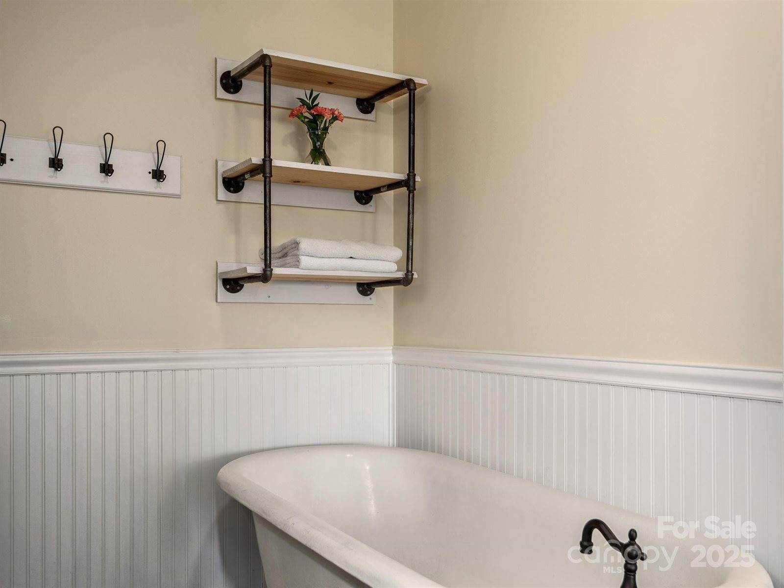 345 Bob Barnwell Road, Fletcher, NC 28732