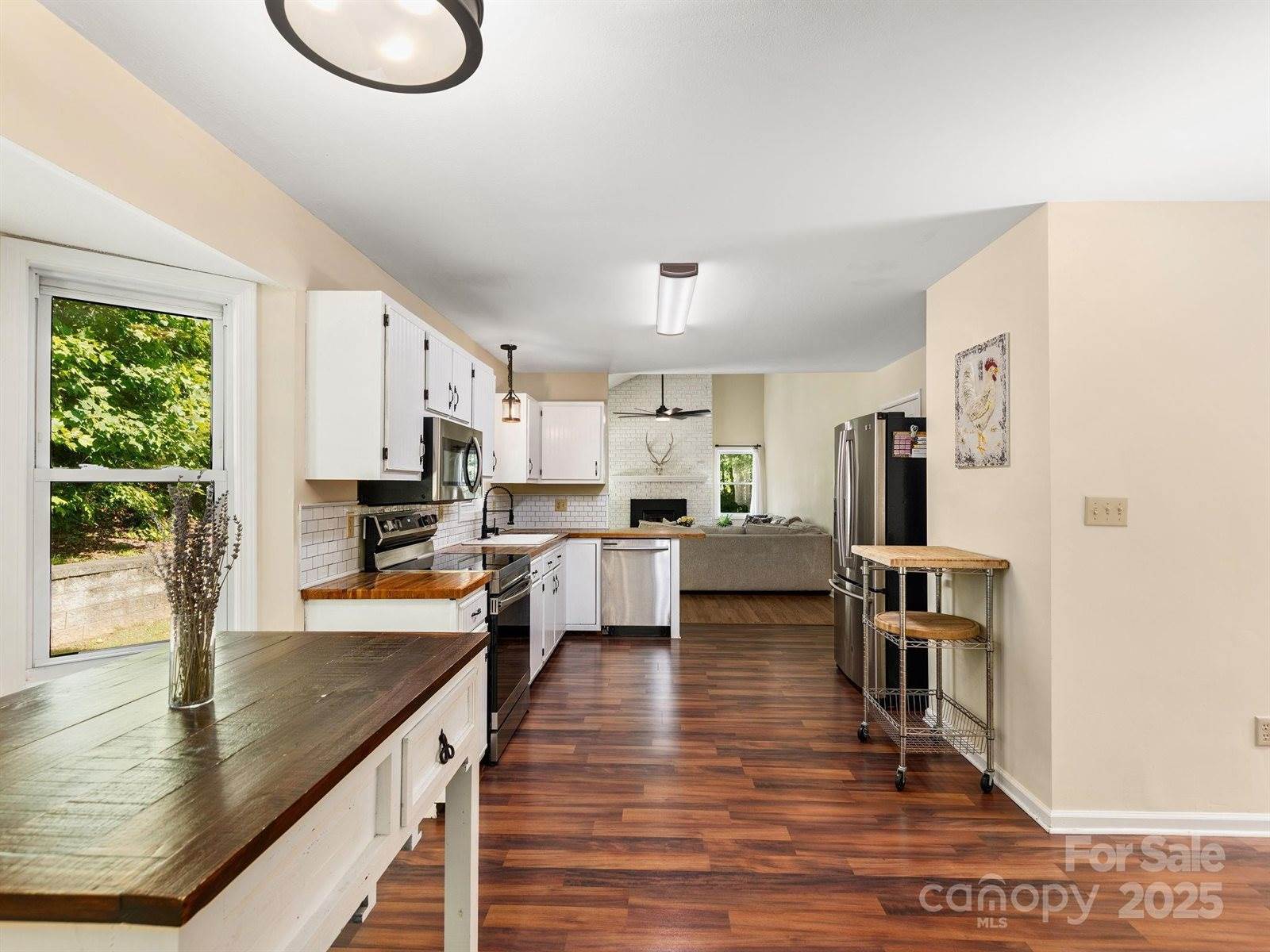 345 Bob Barnwell Road, Fletcher, NC 28732