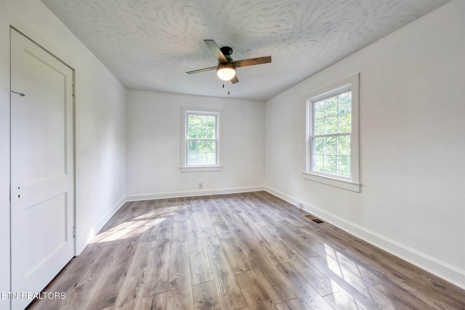 313 Edgewood Circle, Clinton, TN 37716