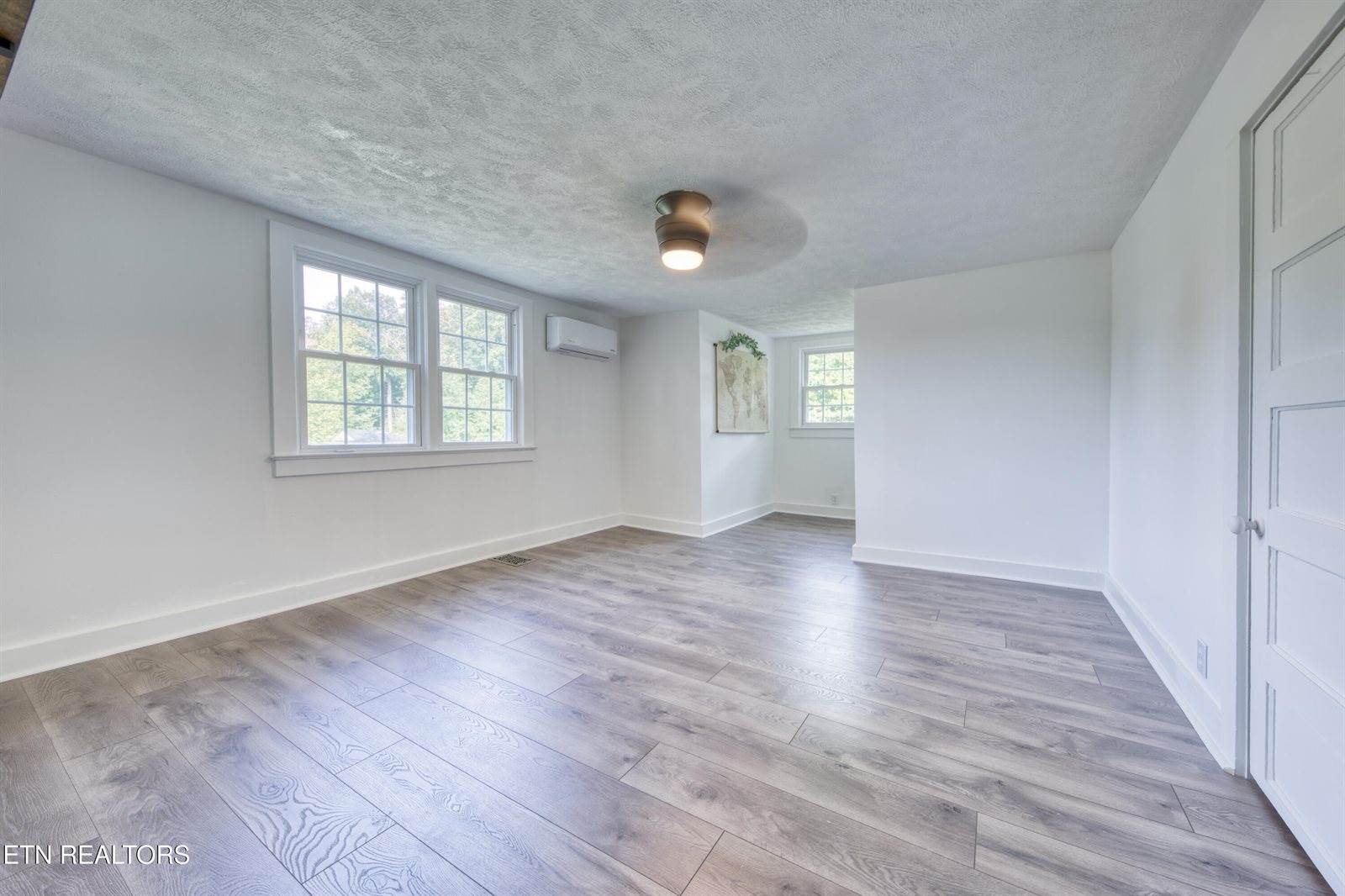 313 Edgewood Circle, Clinton, TN 37716