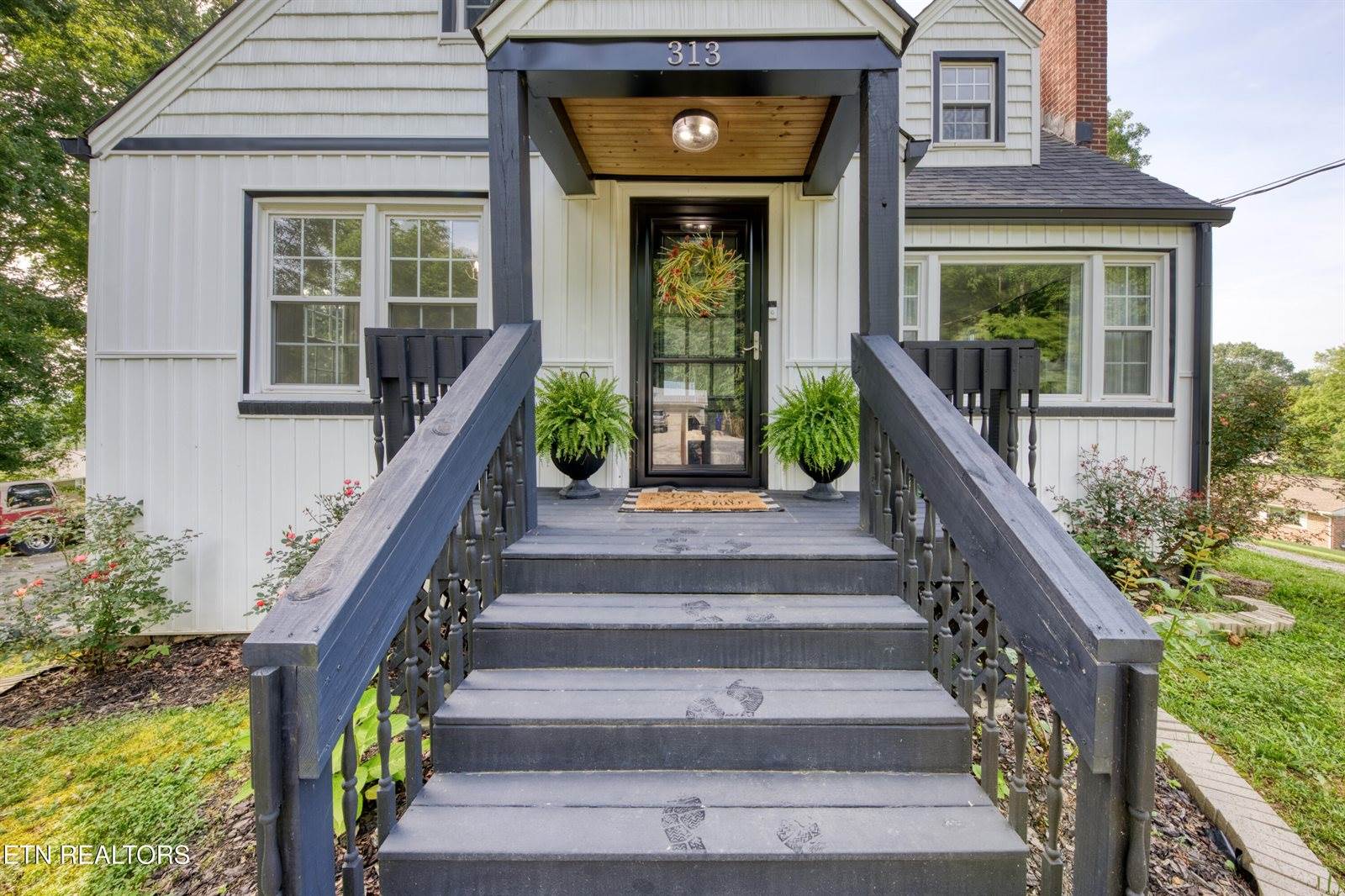 313 Edgewood Circle, Clinton, TN 37716