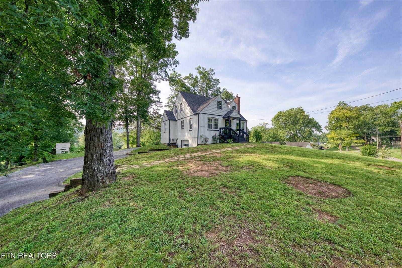 313 Edgewood Circle, Clinton, TN 37716