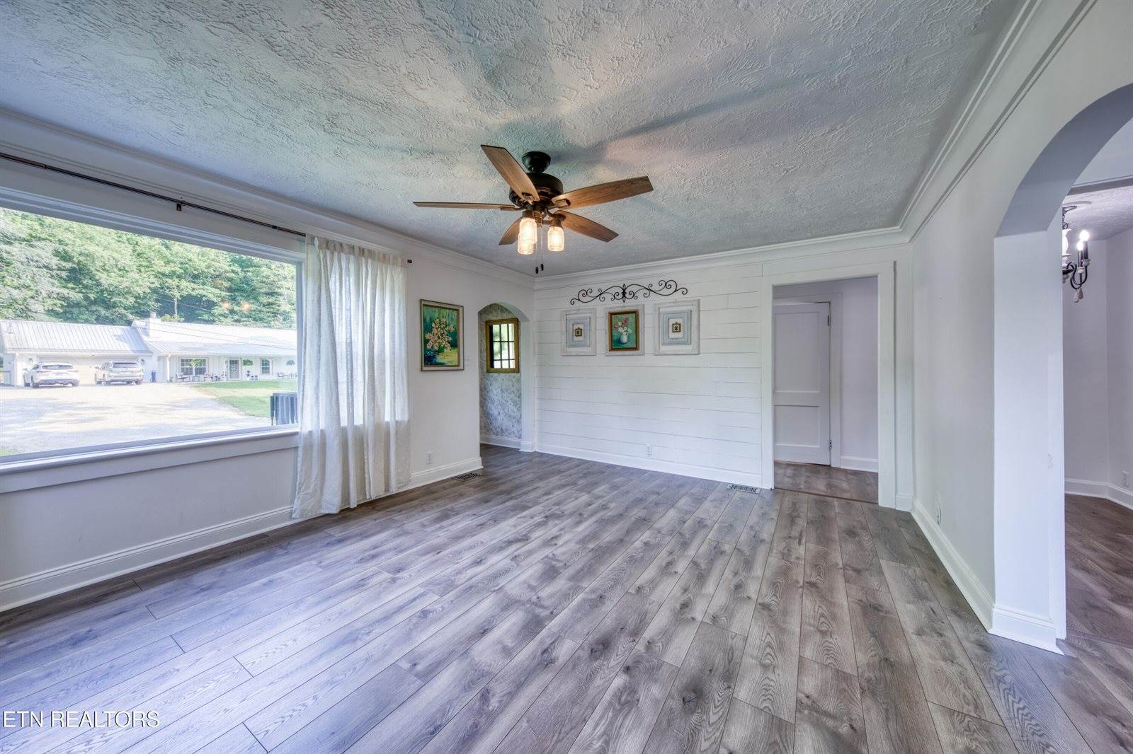 313 Edgewood Circle, Clinton, TN 37716