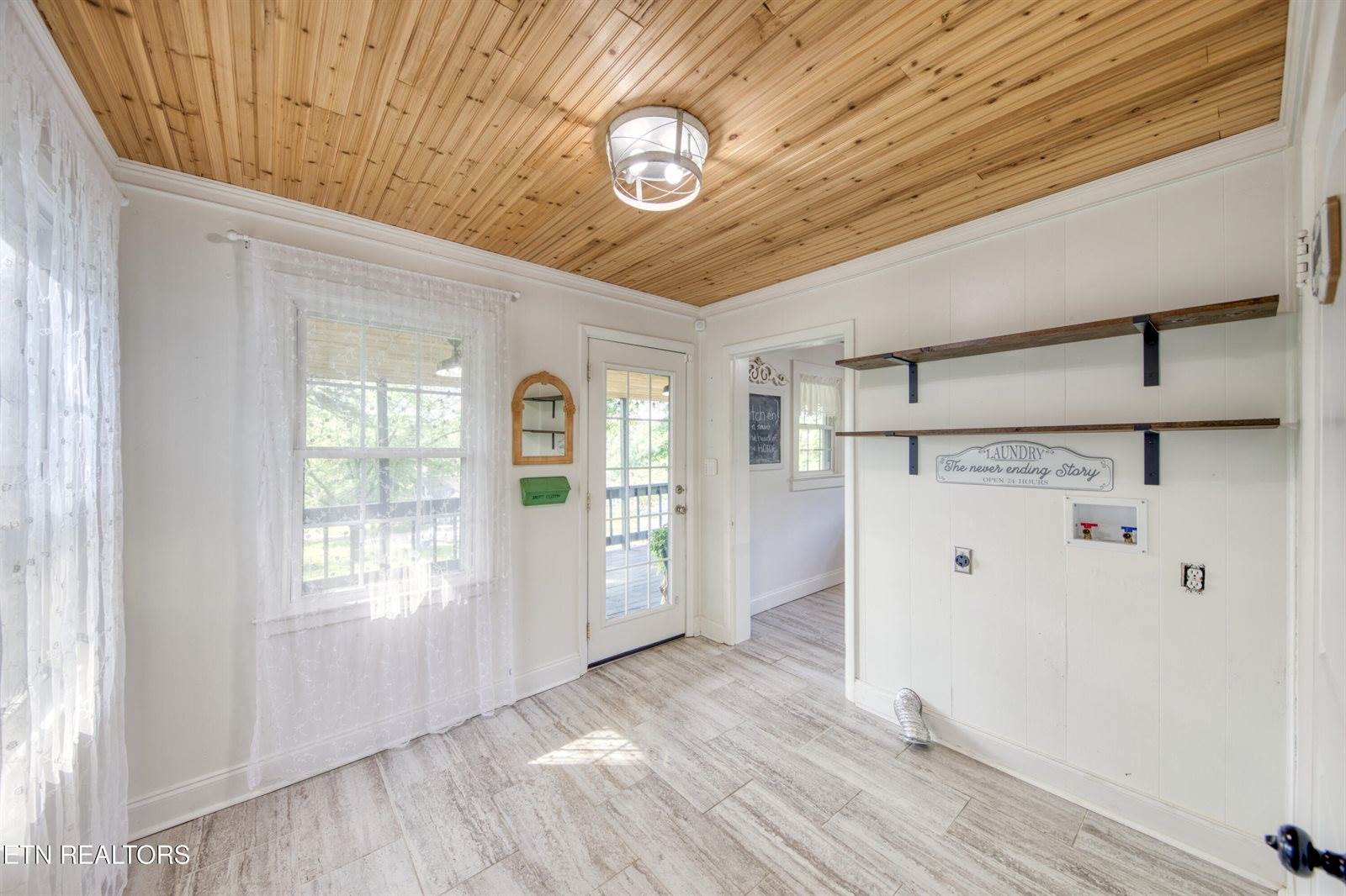 313 Edgewood Circle, Clinton, TN 37716