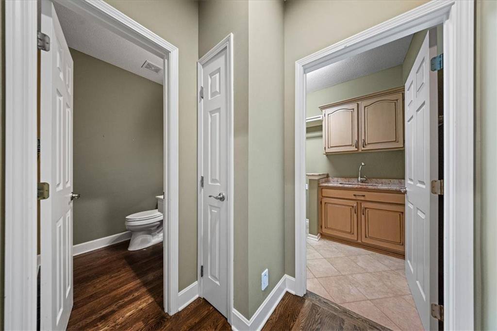 6119 W 128th Street, Overland Park, KS 66209