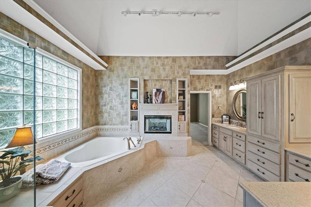 6119 W 128th Street, Overland Park, KS 66209