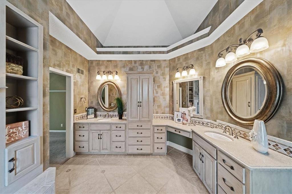 6119 W 128th Street, Overland Park, KS 66209