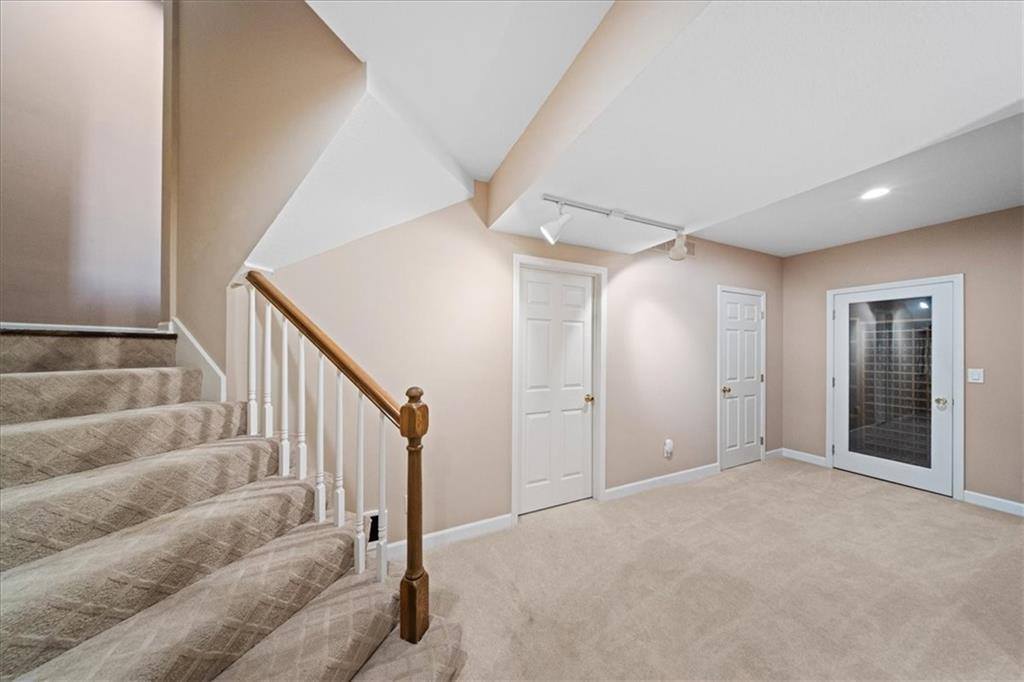 6119 W 128th Street, Overland Park, KS 66209