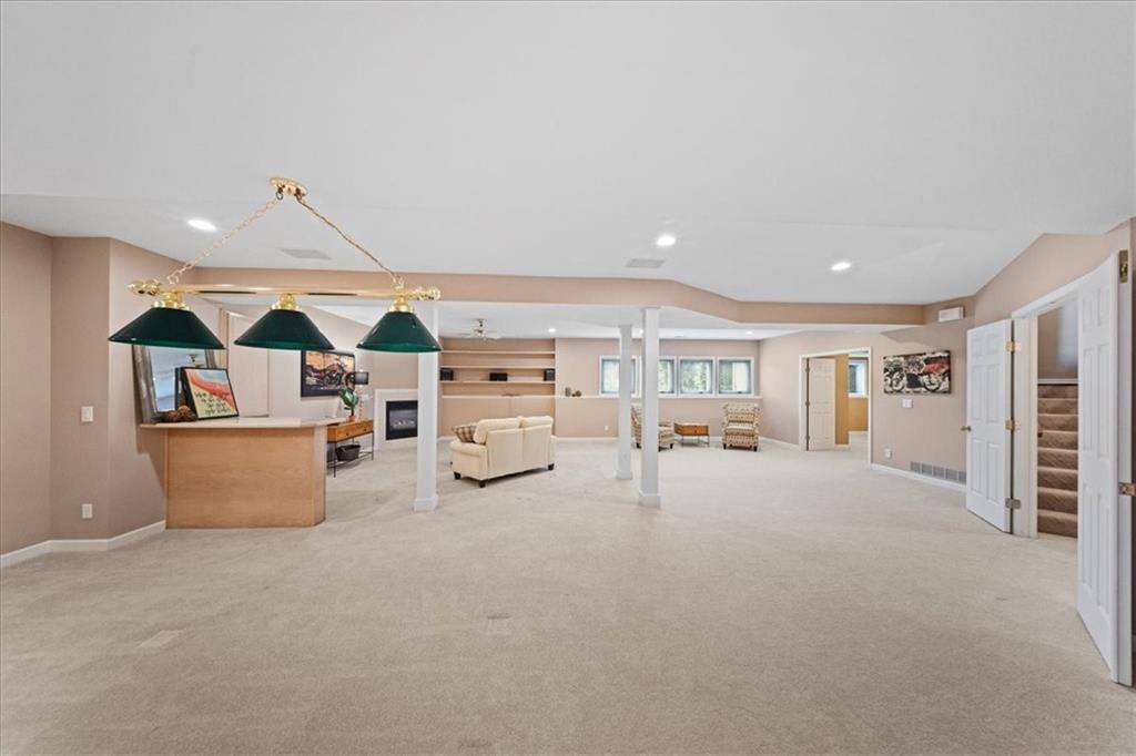 6119 W 128th Street, Overland Park, KS 66209