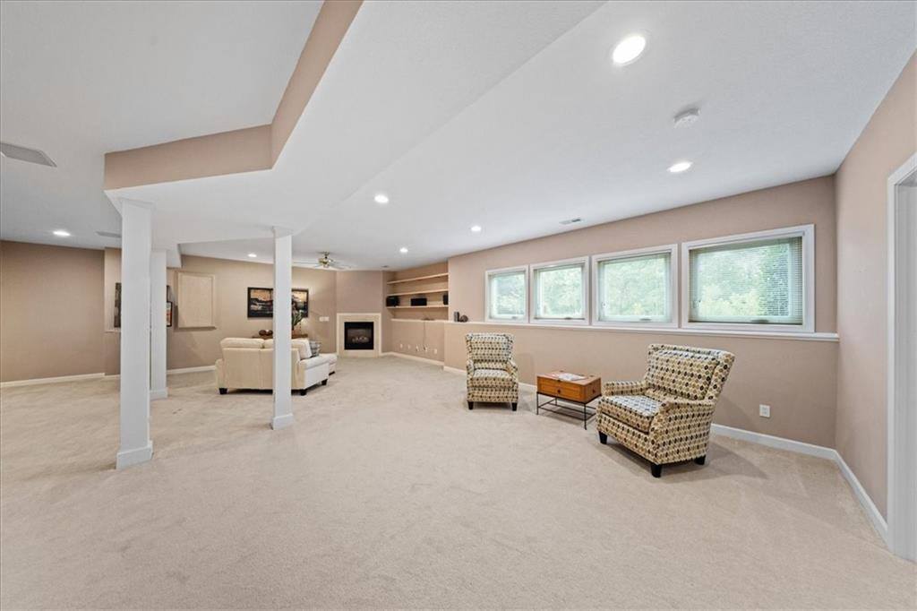 6119 W 128th Street, Overland Park, KS 66209