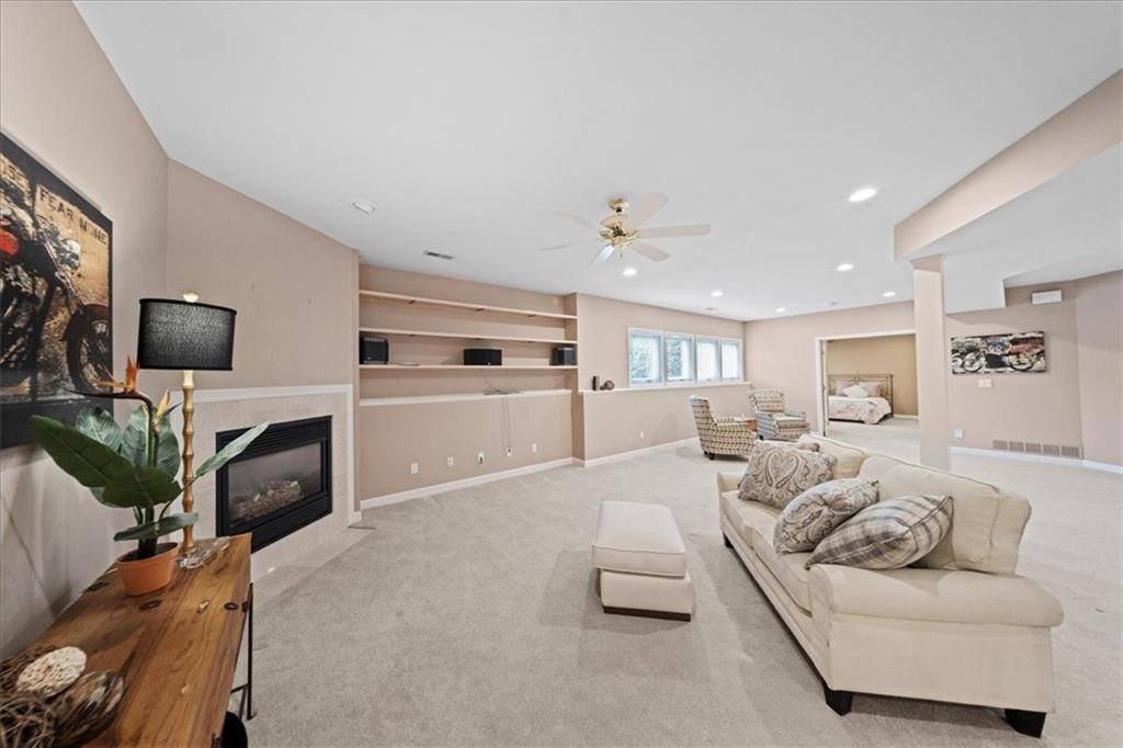 6119 W 128th Street, Overland Park, KS 66209