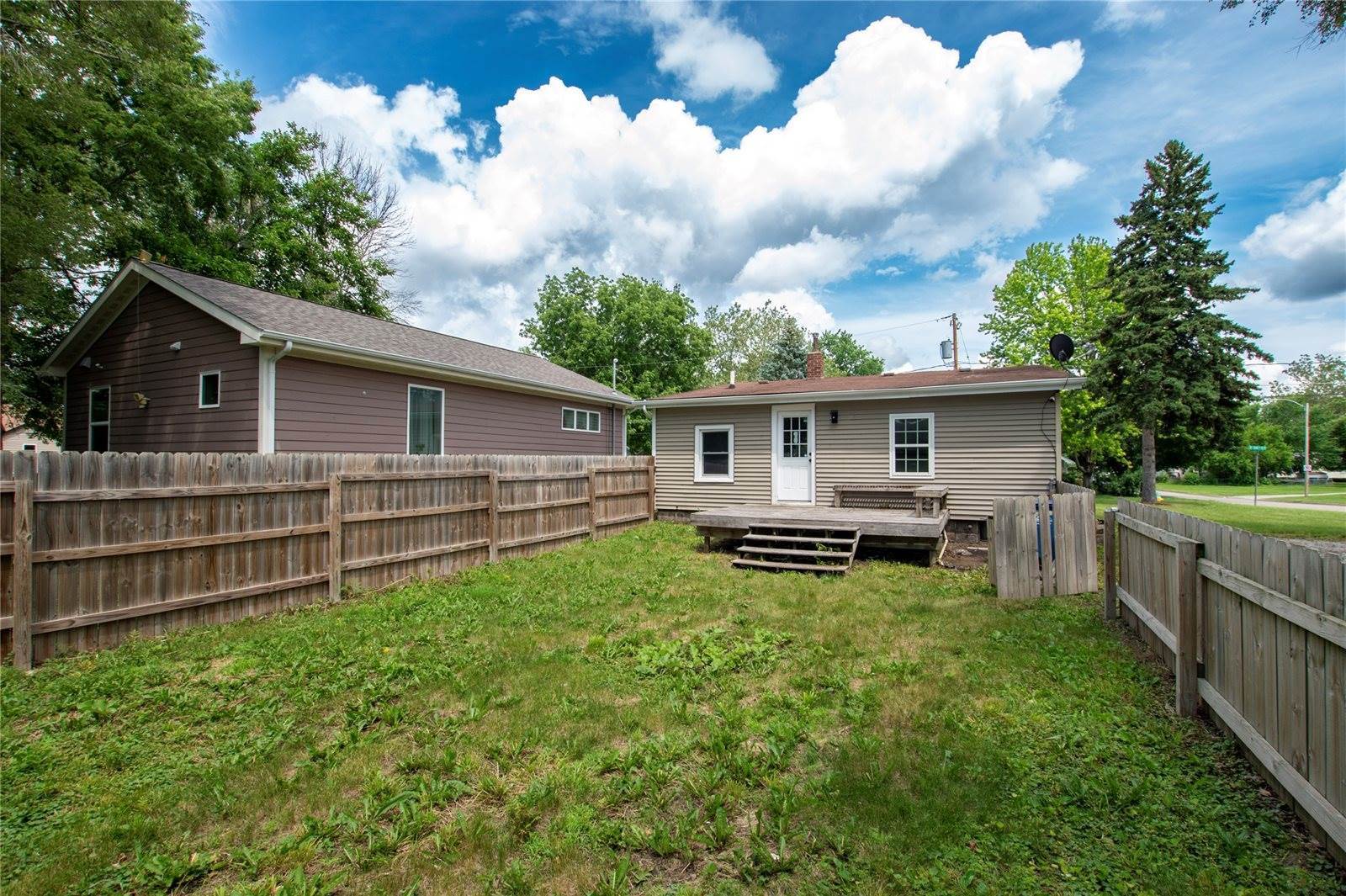 1234 East 26th Court, Des Moines, IA 50317