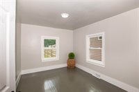 1234 East 26th Court, Des Moines, IA 50317