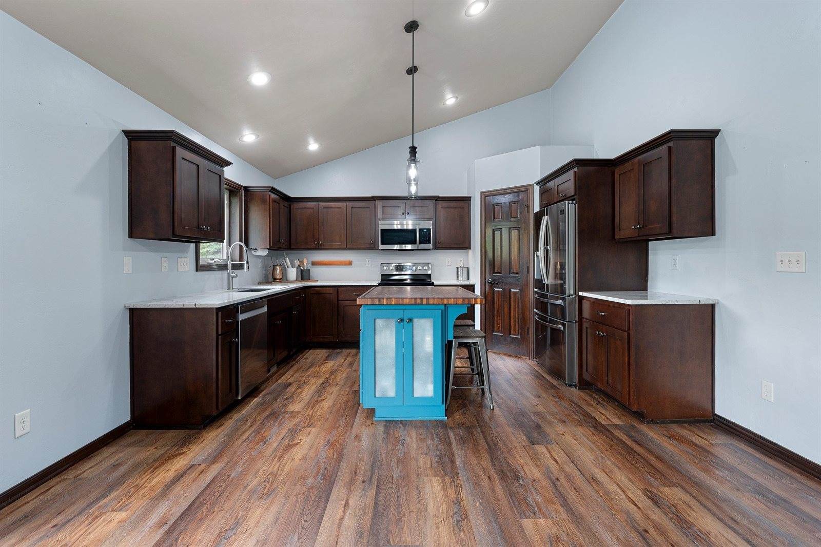 3231 Northridge Court, Suamico, WI 54313