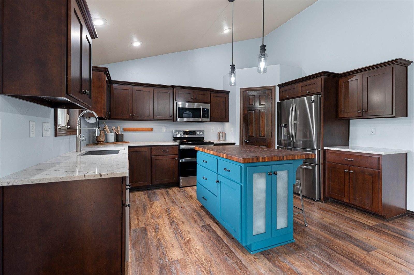 3231 Northridge Court, Suamico, WI 54313