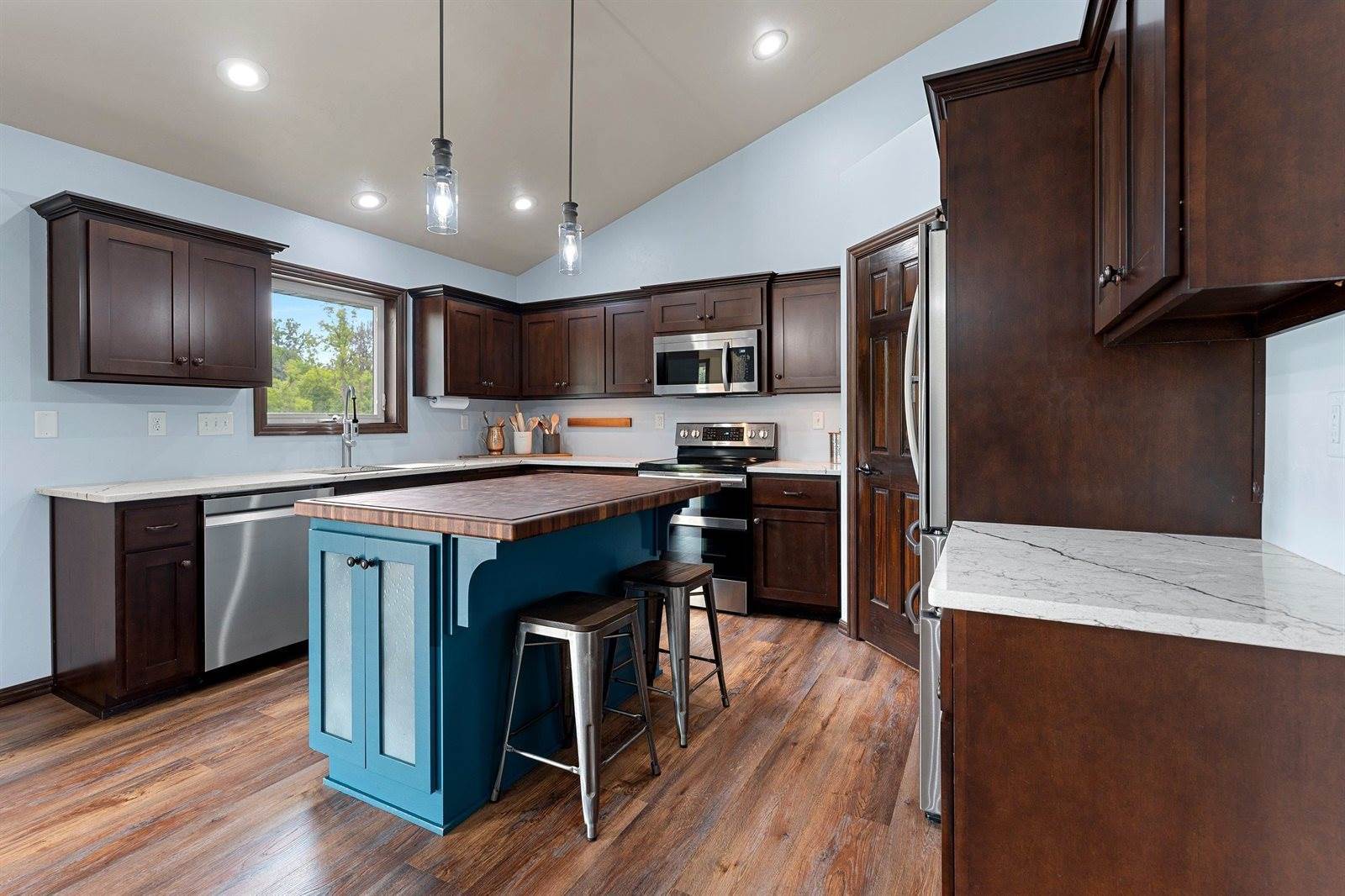 3231 Northridge Court, Suamico, WI 54313