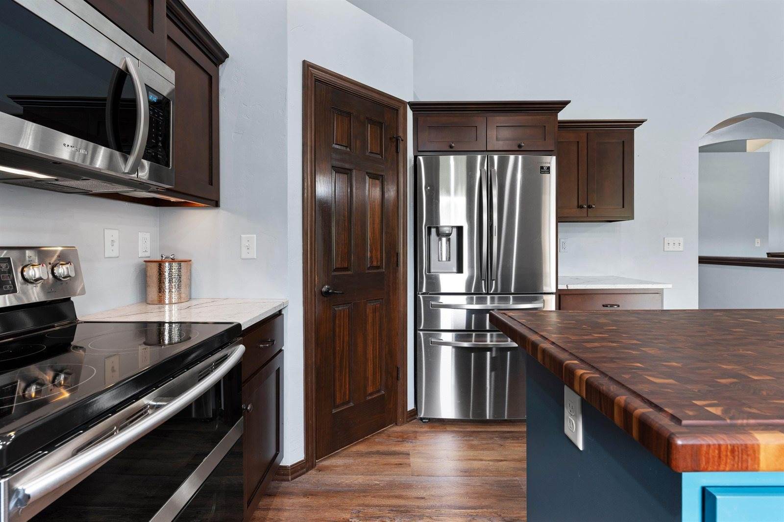 3231 Northridge Court, Suamico, WI 54313