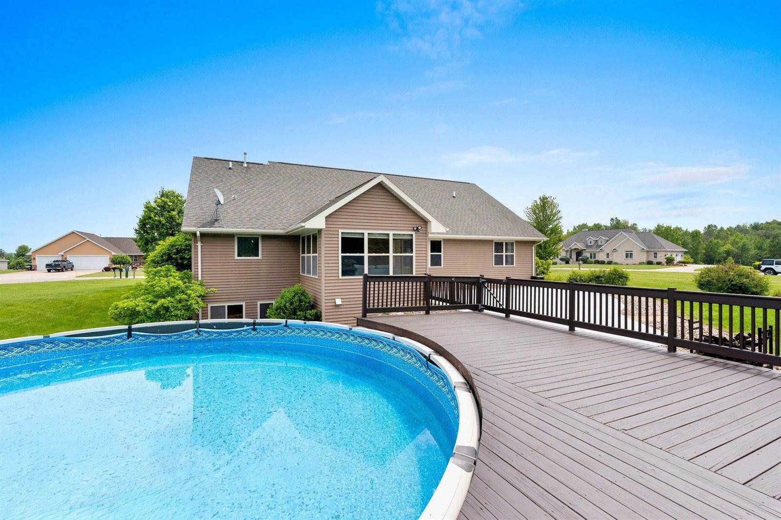 3231 Northridge Court, Suamico, WI 54313