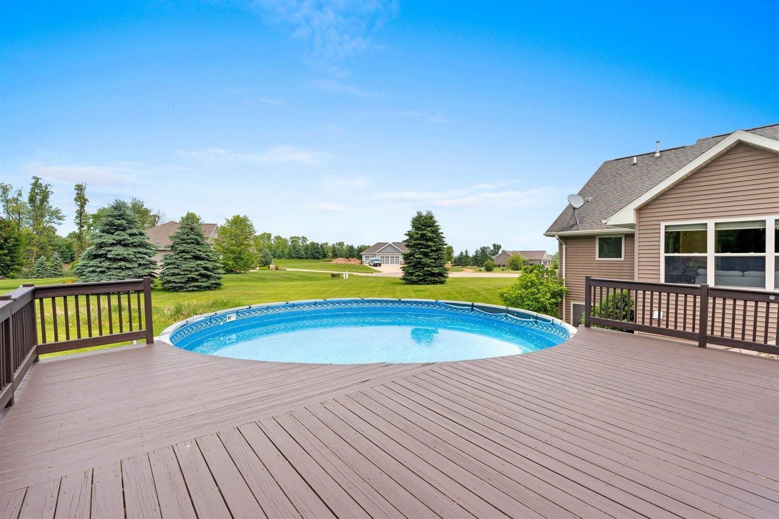 3231 Northridge Court, Suamico, WI 54313