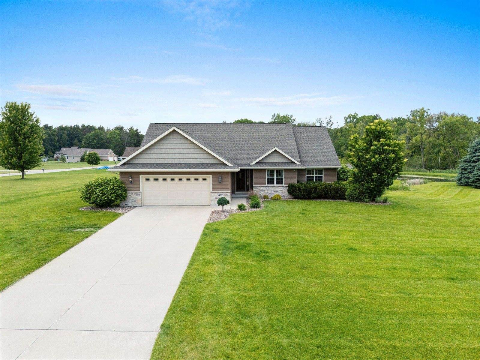 3231 Northridge Court, Suamico, WI 54313