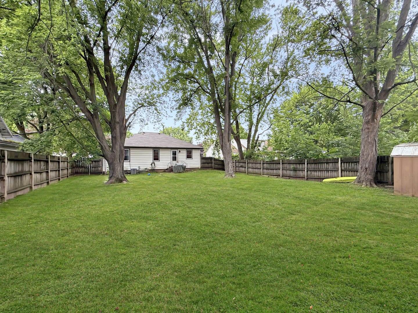 1639 South Highland Avenue, Freeport, IL 61032