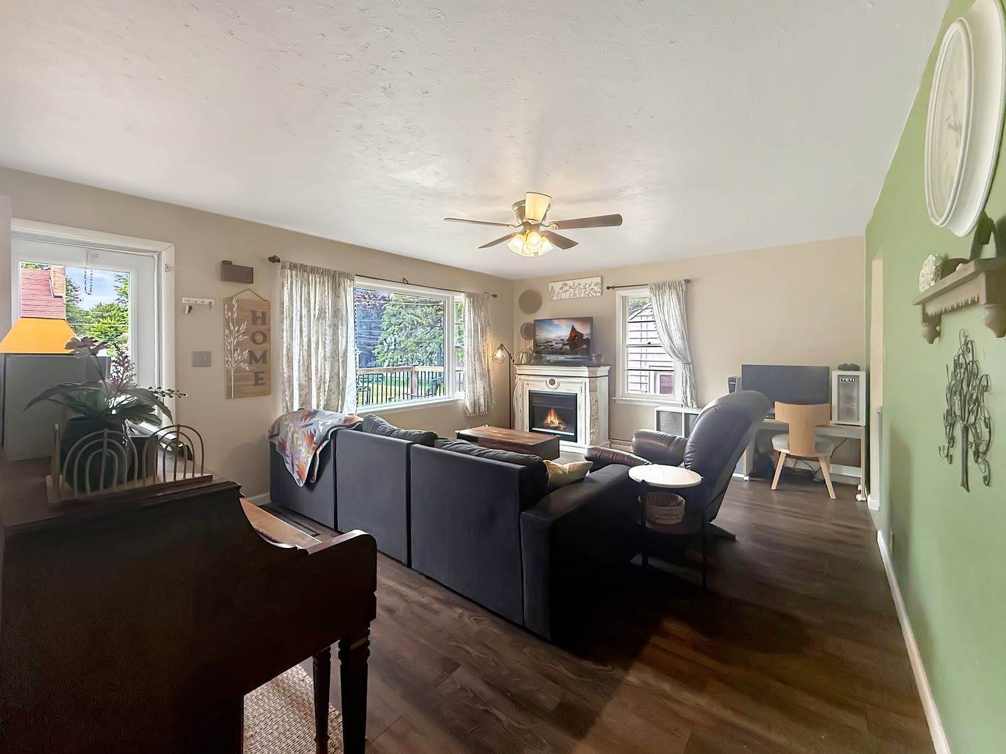 1639 South Highland Avenue, Freeport, IL 61032