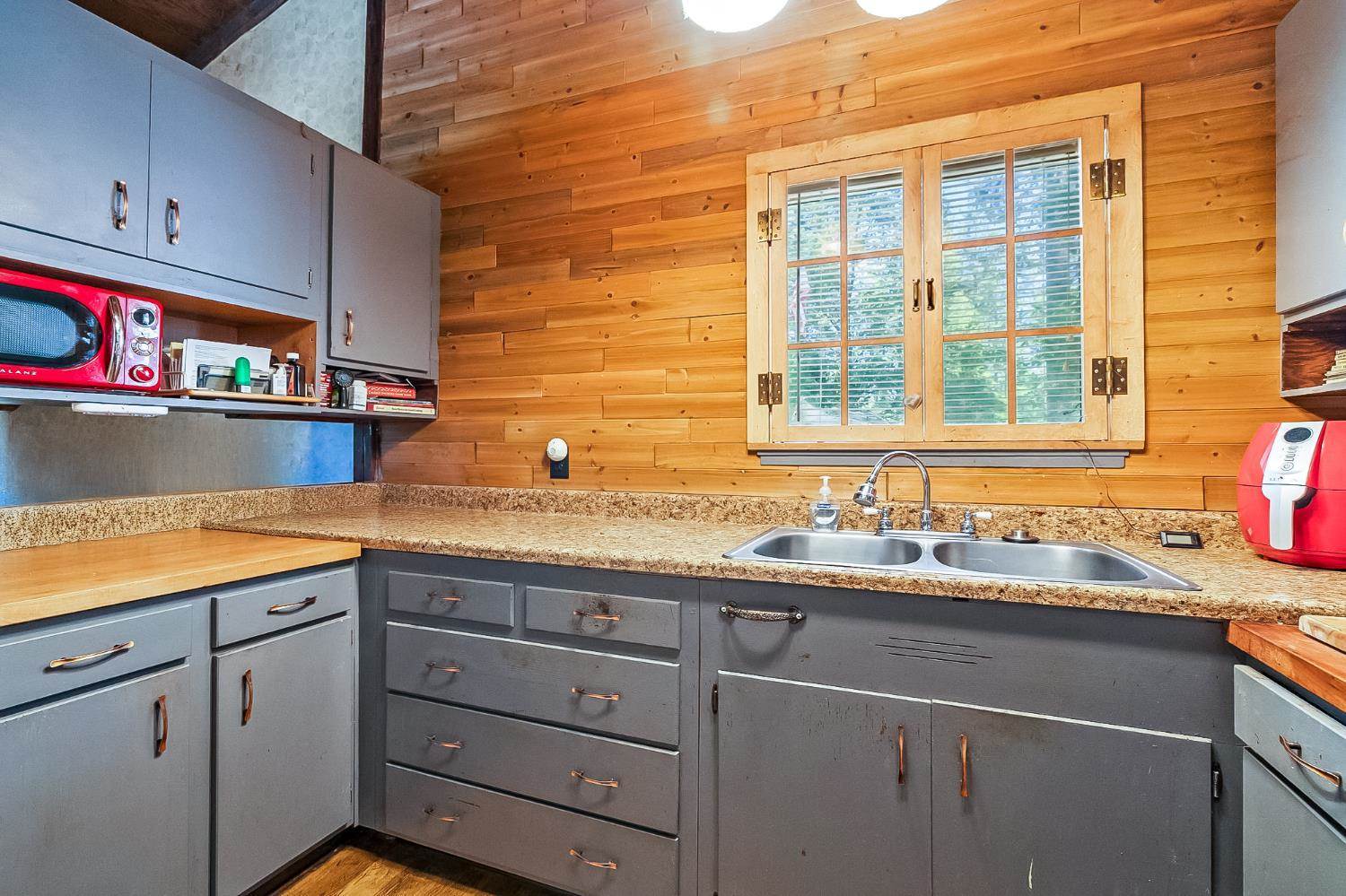 23555 Rock Hammer Road, Groveland, CA 95321