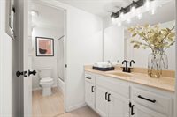 1050 Summermist CT, San Jose, CA 95122