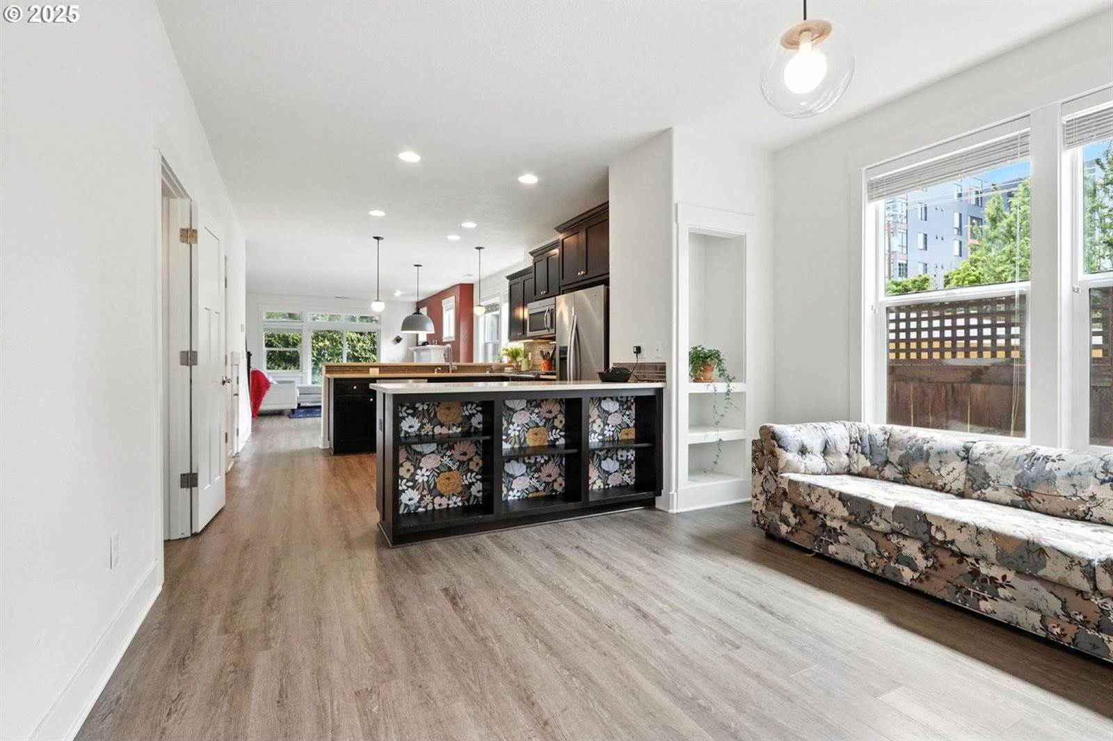 18 NE Cook St, Portland, OR 97212