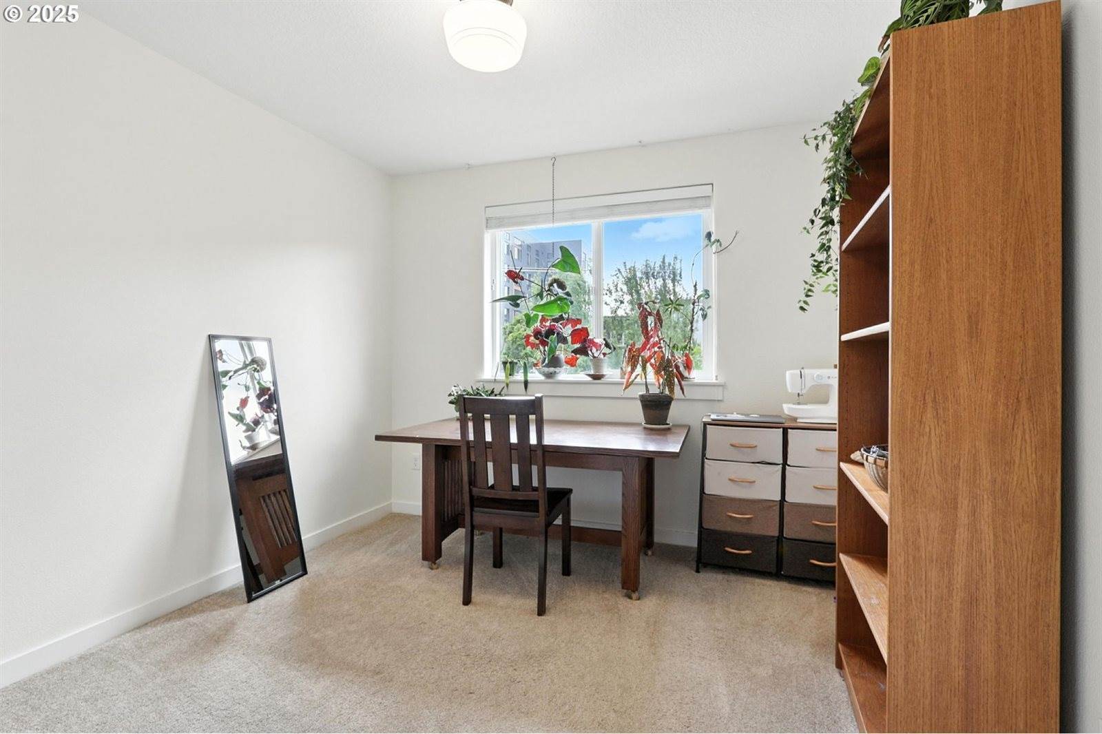 18 NE Cook St, Portland, OR 97212