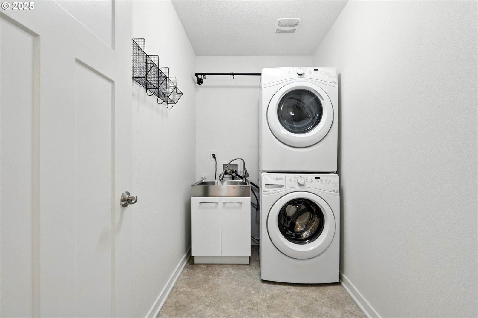 18 NE Cook St, Portland, OR 97212