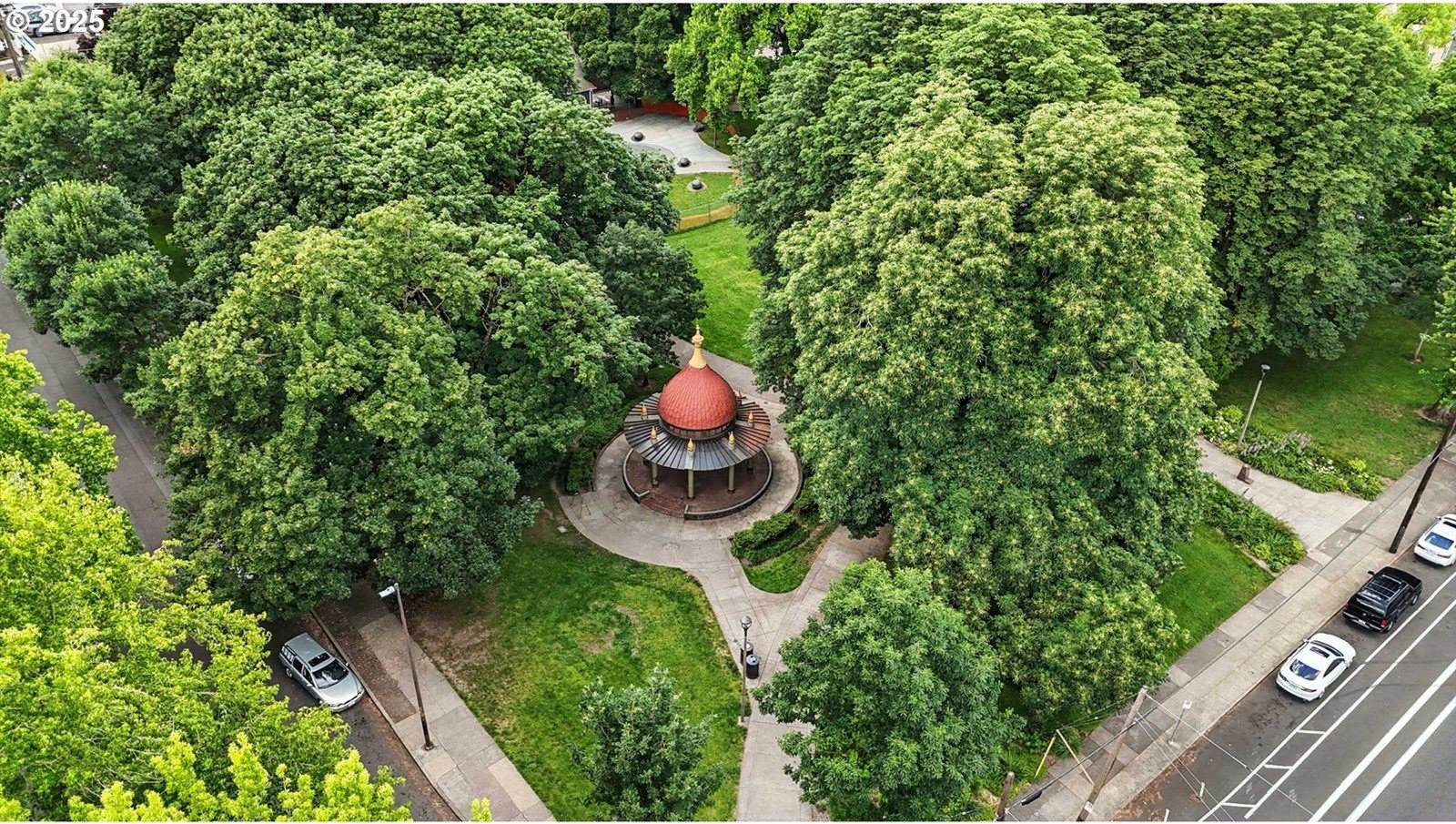 18 NE Cook St, Portland, OR 97212