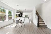 18 NE Cook St, Portland, OR 97212