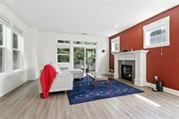 18 NE Cook St, Portland, OR 97212